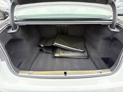 Used 2020 BMW 750i xDrive w/ Executive Package image 37