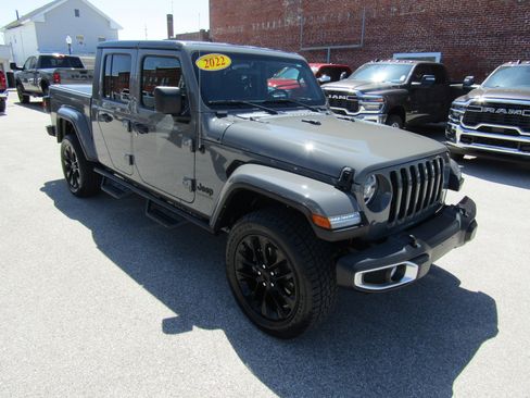 Used 2022 Jeep Gladiator Sport AWD/4WD image 1