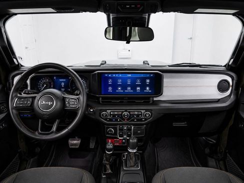Used 2024 Jeep Wrangler Unlimited AWD/4WD image 22