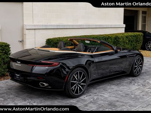 Used 2019 Aston Martin DB11 Volante image 24