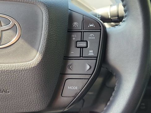 Used 2024 Toyota Prius LE FWD image 25
