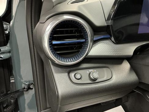New 2026 Chevrolet Trax LT w/ LT Convenience Package FWD image 11