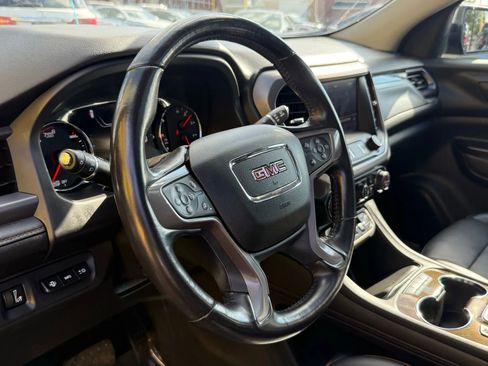 Used 2022 GMC Acadia AT4 w/ Technology Package image 8
