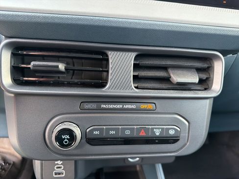 Used 2025 Ford Maverick XL w/ 4K Tow Package image 13