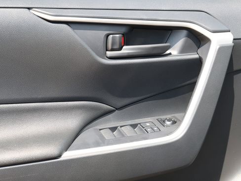 Used 2025 Toyota RAV4 LE image 23