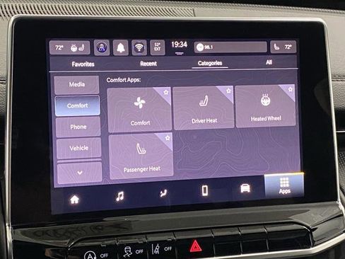 New 2025 Jeep Compass Latitude w/ Sun & Sound Group image 8