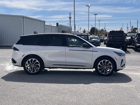 New 2026 Lincoln Nautilus Reserve AWD/4WD image 5