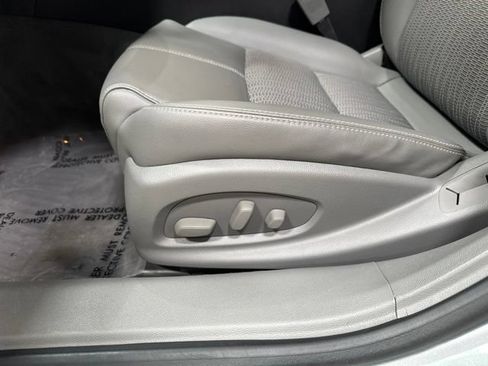 Used 2015 Chevrolet Impala LT w/ Convenience Package FWD image 4