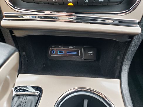 Used 2017 Jeep Grand Cherokee Laredo w/ Quick Order Package 2BE RWD image 22