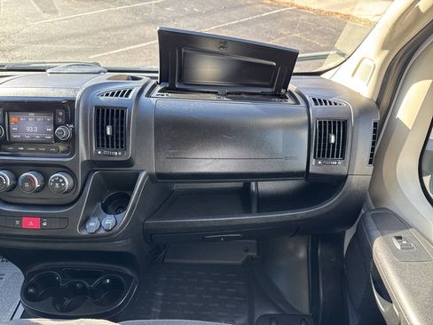 Used 2018 RAM ProMaster 2500 w/ Interior Convenience Group FWD image 9