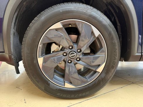 Used 2025 Nissan Rogue SV FWD image 32