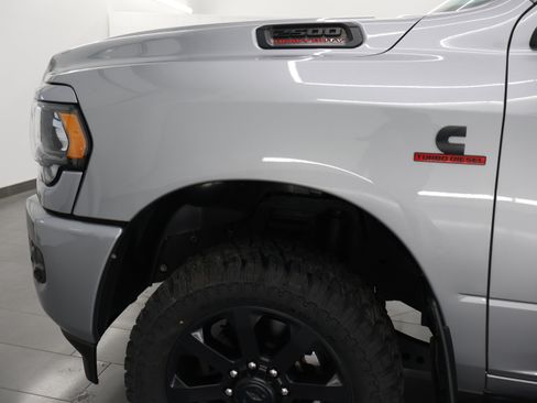 Used 2022 RAM 2500 Big Horn w/ Night Edition AWD/4WD image 34