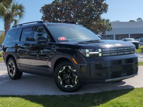 Used 2024 Hyundai Santa Fe SEL image 2