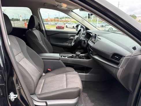 Used 2025 Nissan Rogue SV AWD/4WD image 26