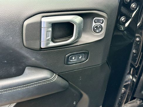 Used 2023 Jeep Wrangler Unlimited Sahara AWD/4WD image 18