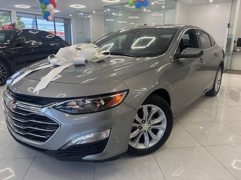Used 2025 Chevrolet Malibu LT FWD image 1