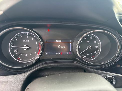 Used 2021 Buick Encore GX Select image 17