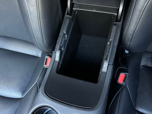 Used 2022 Toyota Venza XLE image 46