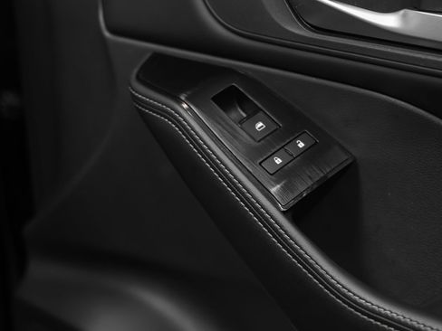 Used 2022 Nissan Rogue SV w/ SV Premium Package image 23