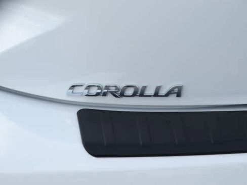 Used 2025 Toyota Corolla SE image 11