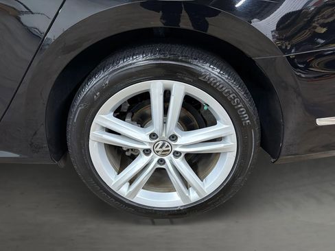 Used 2015 Volkswagen Passat TDI SE image 16