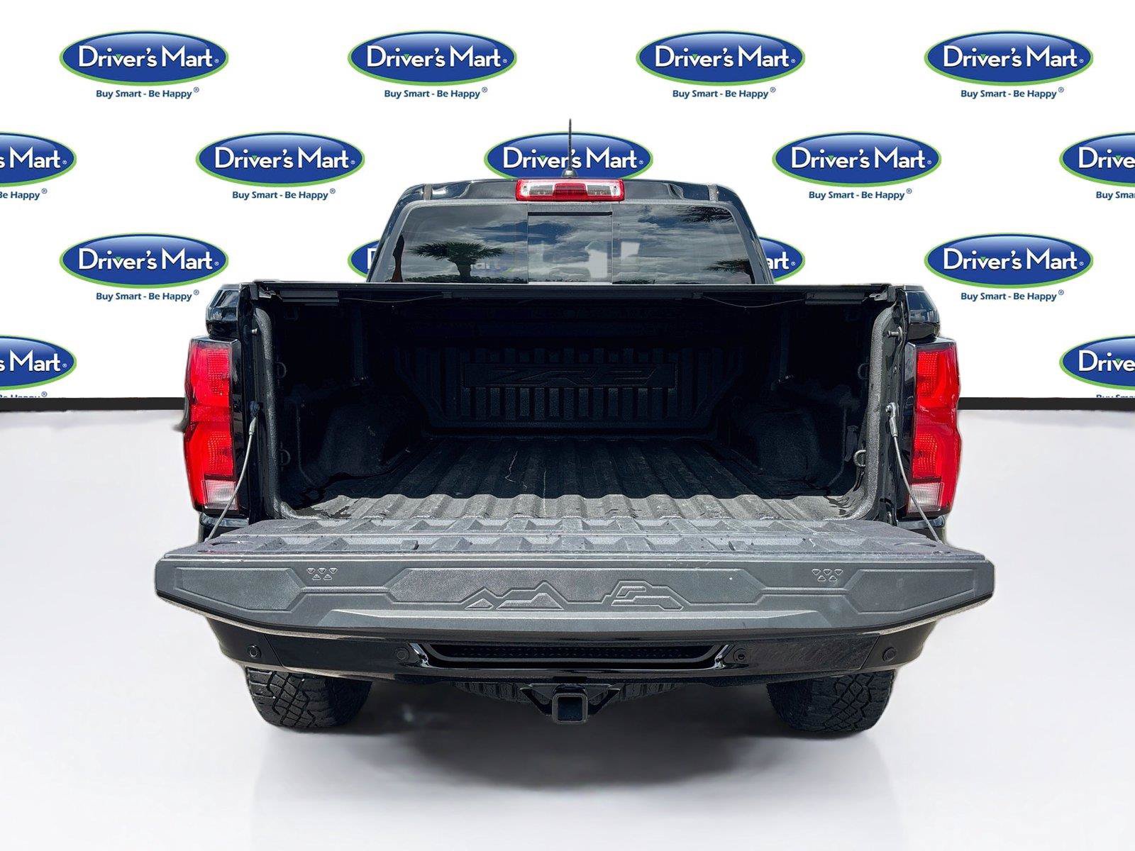 Used 2024 Chevrolet Colorado ZR2 w/ Technology Package AWD/4WD image 25