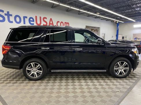Used 2022 Ford Expedition Limited image 11