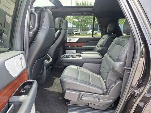 Used 2022 Lincoln Navigator L Reserve w/ Equipment Group 201A AWD/4WD image 12