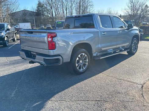 Used 2023 Chevrolet Silverado 1500 High Country w/ Technology Package image 8