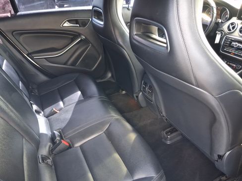Used 2014 Mercedes-Benz CLA 250 image 30
