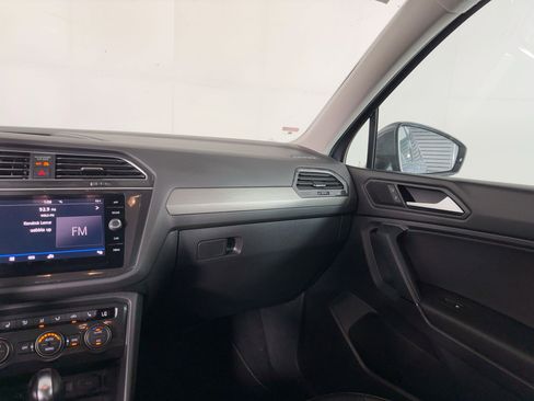 Used 2019 Volkswagen Tiguan SE image 26