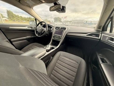 Used 2020 Ford Fusion SE AWD/4WD image 10