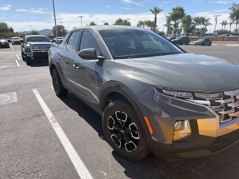 Used 2022 Hyundai Santa Cruz SEL FWD image 2