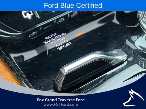 Used 2024 Jeep Grand Wagoneer L Series III AWD/4WD image 27