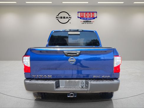 Used 2019 Nissan Titan SV AWD/4WD image 3
