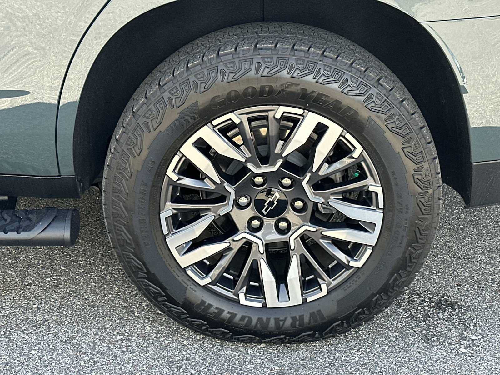 Certified 2026 Chevrolet Tahoe Z71 w/ Z71 Off-Road Package AWD/4WD image 12