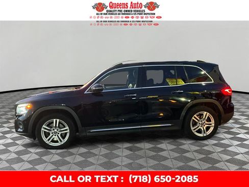Used 2020 Mercedes-Benz GLB 250 4MATIC w/ Premium Package image 3