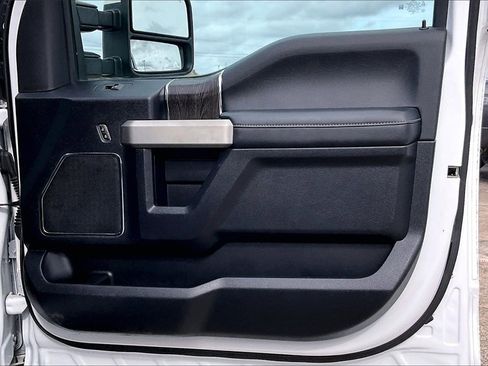 Certified 2020 Ford F250 Lariat w/ Lariat Value Package image 29