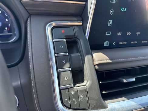 Used 2024 Chevrolet Suburban LT image 19