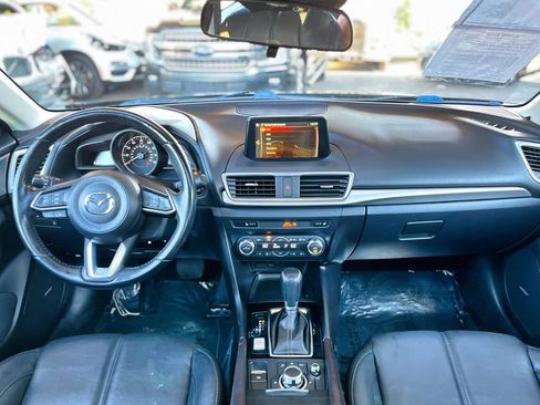 Used 2018 MAZDA MAZDA3 Touring FWD image 24