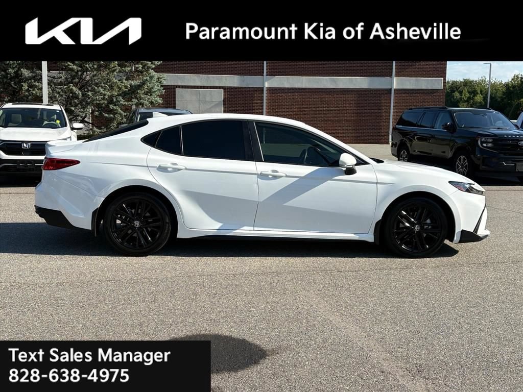 Used 2025 Toyota Camry SE w/ Convenience Package FWD image 7