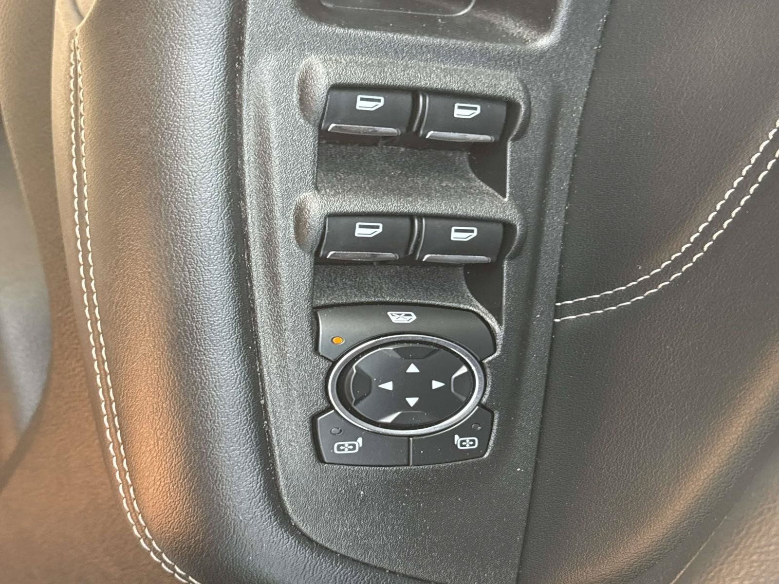 Used 2024 Ford Edge Titanium AWD/4WD image 25