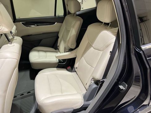 Used 2022 Cadillac XT6 Premium Luxury w/ Technology Package FWD image 23