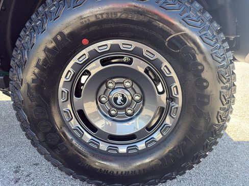 New 2025 Ford Bronco Badlands w/ Sasquatch Package image 17