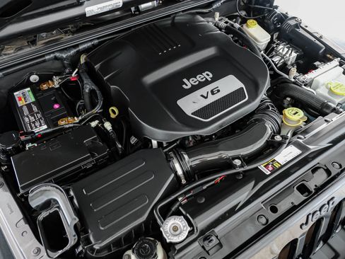 Used 2016 Jeep Wrangler Sport image 37