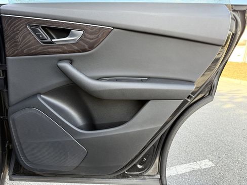 Used 2019 Audi Q8 Premium w/ Convenience Package image 46