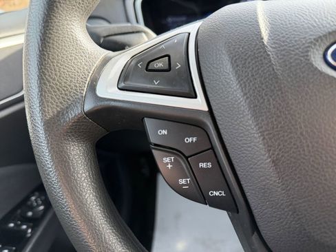 Used 2016 Ford Fusion SE image 17