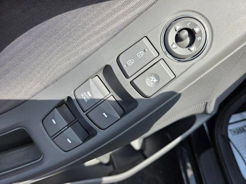 Used 2013 Hyundai Elantra GLS w/ Preferred Pkg FWD image 12