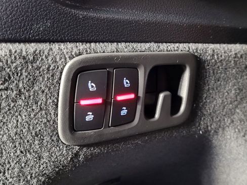 Used 2018 Audi Q7 3.0T Premium Plus w/ Premium Plus Package image 11