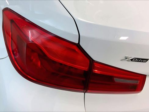 Used 2019 BMW 530i xDrive w/ M Sport Package image 28